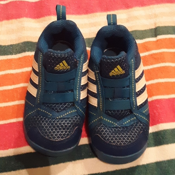 SOLD!!!!!boys Blue Adidas shoes size US 6K - Picture 1 of 8